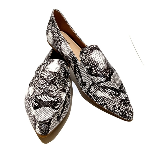 Snakeskin Flats - Picture 2 of 3